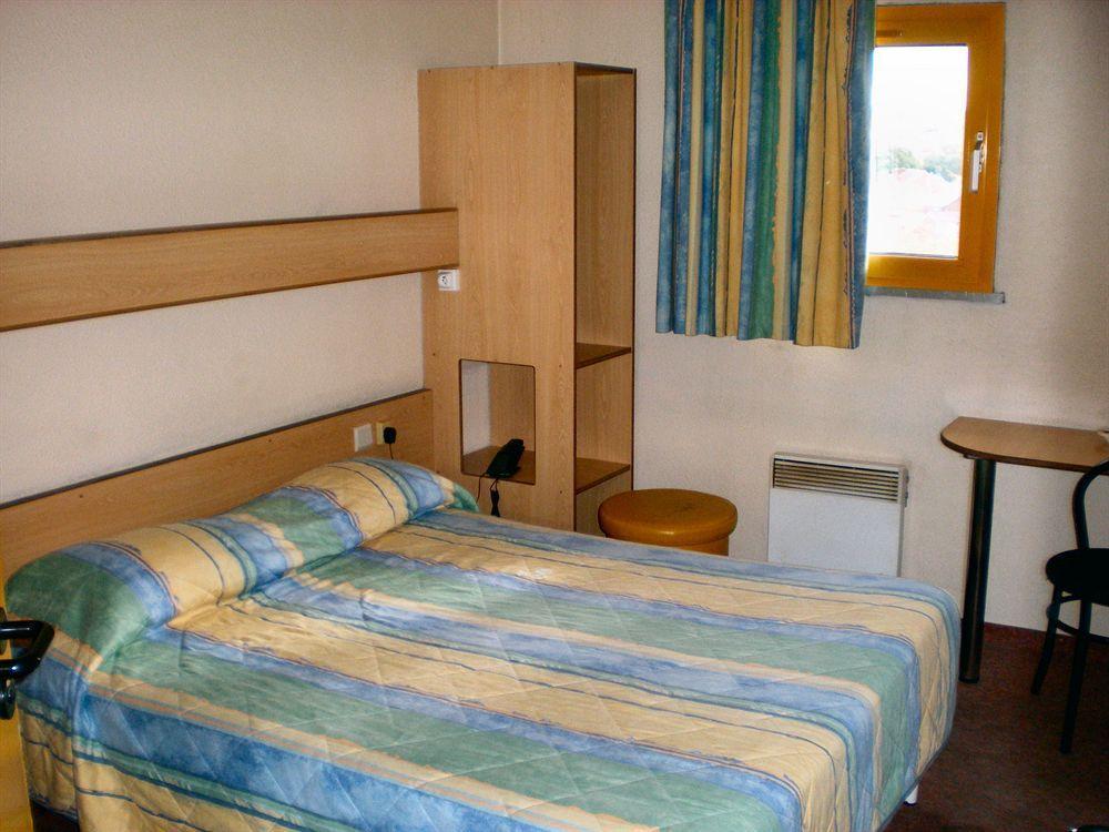 Hotel De La Basse Sambre 2*