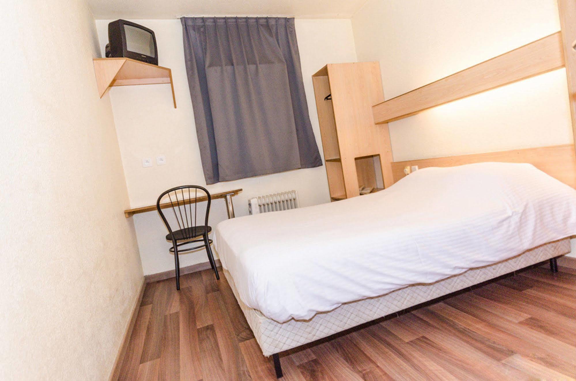 Hotel De La Basse Sambre 2*
